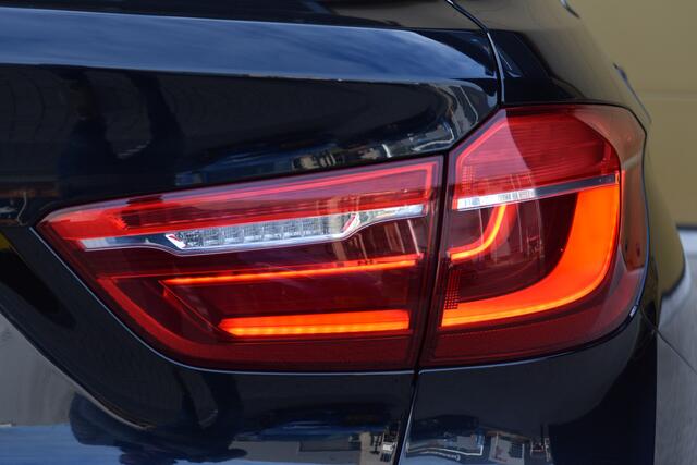 BMW X6 xDrive30d High Executive * M-Sportpakket * Trekhaak * Camera * Schuifdak * Comfortstoelen *