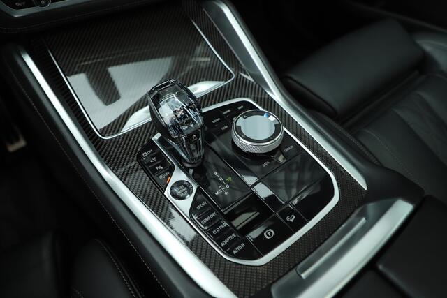BMW X6 xDrive40i High Executive | 340PK | Luchtvering | Head-up | Carbon | Bowers&Wilkins | Massage | Keyless-go | Pano | Trekhaak | 2019.