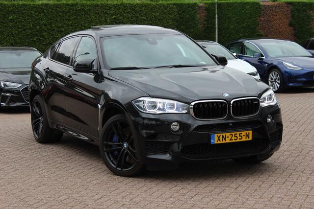 BMW X6 M / NL Auto! / Full option! / Trekhaak / Schuifdak / 360Camera / Carbon intr. / B&O / Softclose / Leder / 21'' / Standkachel / Entertainment System / Luchtvering / Stoelventilatie
