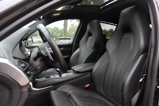 BMW X6 M / NL Auto! / Full option! / Trekhaak / Schuifdak / 360Camera / Carbon intr. / B&O / Softclose / Leder / 21'' / Standkachel / Entertainment System / Luchtvering / Stoelventilatie