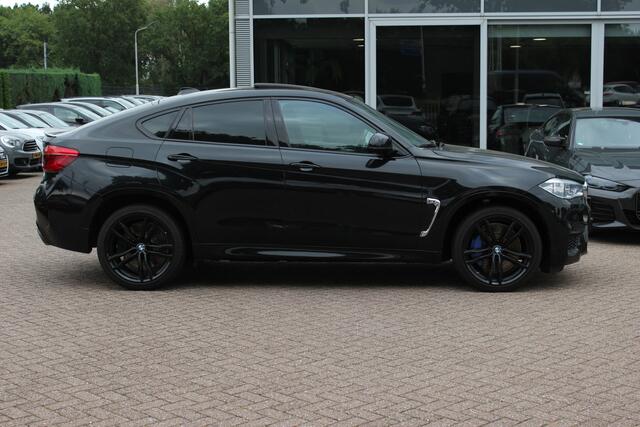 BMW X6 M / NL Auto! / Full option! / Trekhaak / Schuifdak / 360Camera / Carbon intr. / B&O / Softclose / Leder / 21'' / Standkachel / Entertainment System / Luchtvering / Stoelventilatie