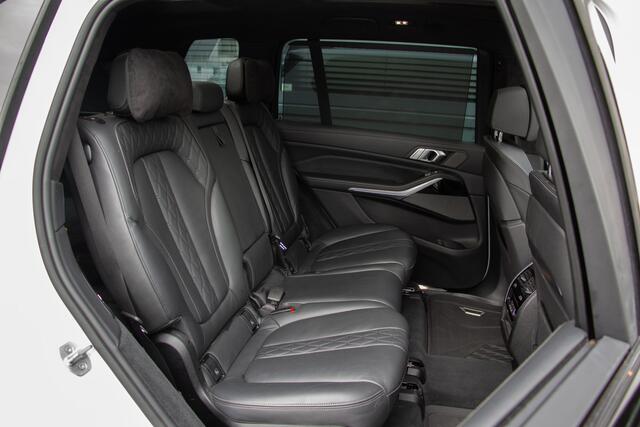 BMW X7 xDrive40i M-Sport | ACC | 360 Cam | Comfort stoel Individual | Harman Kardon | Pano | Assisted Driving | Lane & Side Assist | Apple & Android Carplay | Softclose | 7-Persoons | Laser | NL AUTO | Skylounge | Glaspook | Elektrische 3500KG Trekhaak | 340PK |
