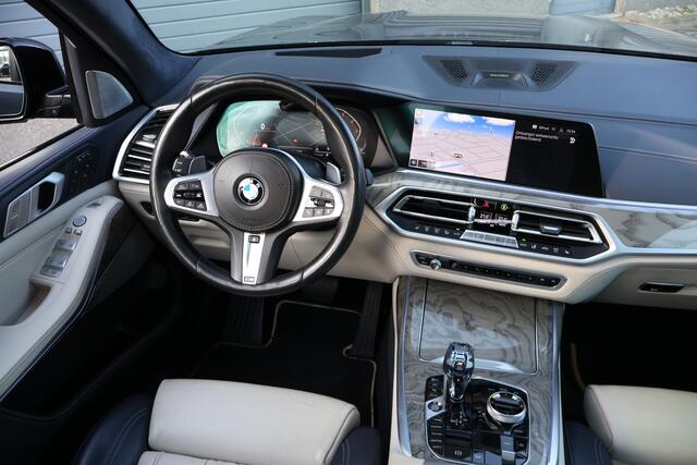 BMW X7 xDrive40i 6p. l 340 PK l Panodak Skylounge l LASER l Head-up l 3500 Ahw gewicht l Memory l B & W l 360 Camera l Stuurverw. l Stoelverwarming l Distronic l