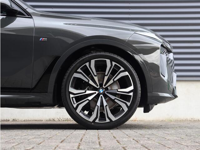 BMW X7 xDrive40i | M Sportpakket Pro | Bowers & Wilkins | Soft-Close | Panoramdak Sky Lounge | Iconic Glow kristalkoplampen