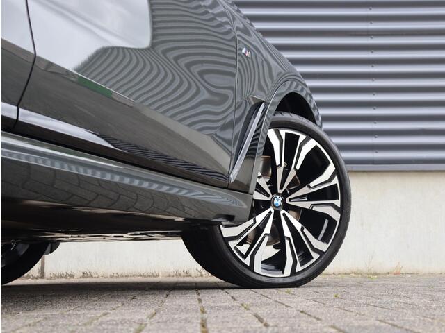 BMW X7 xDrive40i | M Sportpakket Pro | Bowers & Wilkins | Soft-Close | Panoramdak Sky Lounge | Iconic Glow kristalkoplampen