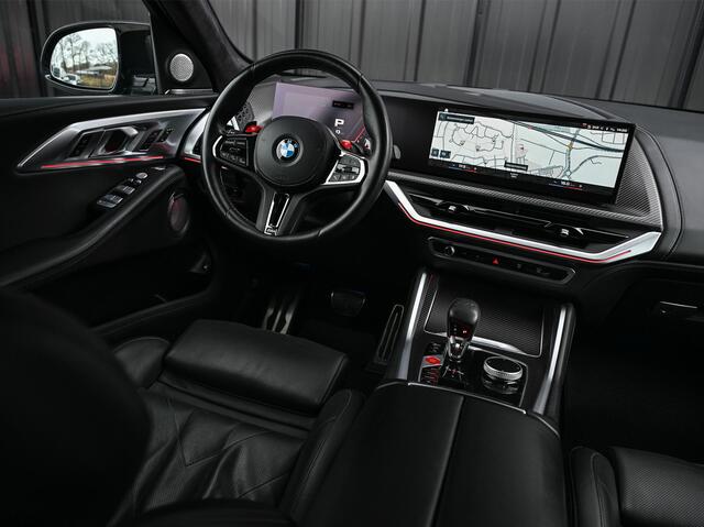 BMW XM PHEV 30 kWh V8 654 PK · M-Sport Pro · B&W Sound · M Sport differential · Adaptive M onderstel prof. · 360 Camera · Massage · Active Cruise · Ambiance · Memory Seats · Carbon · Alcantara · Driving Assistance · Iconic Gri