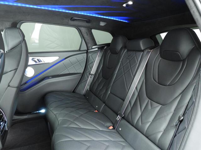 BMW XM PHEV 50e Bower & Wilkens / Soft close / Park assist / Driving assist / Trekhaak / Getint glas / Massage stoelen / Alu wielen 22 inch