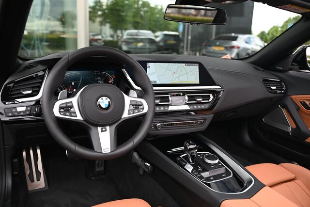BMW Z4 Roadster sDrive30i High Executive M Sport Automaat / M Sportstoelen / Achteruitrijcamera / Stuurverwarming / Adaptieve LED / Active Cruise Control / Comfort Access