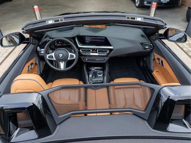 BMW Z4 Roadster sDrive20i High Executive 320pk *HUD | 19" | Keyless | Blindspot | Stuur- & Stoelverwarming | Camera | Sportstoelen Leder*