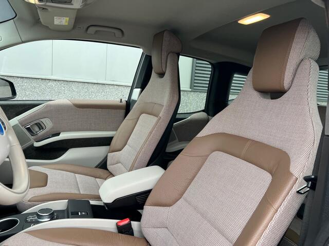 BMW i3 Executive 120Ah 42 kWh /Lodge/Carplay/W-pomp/Camera/20"/3-Fase