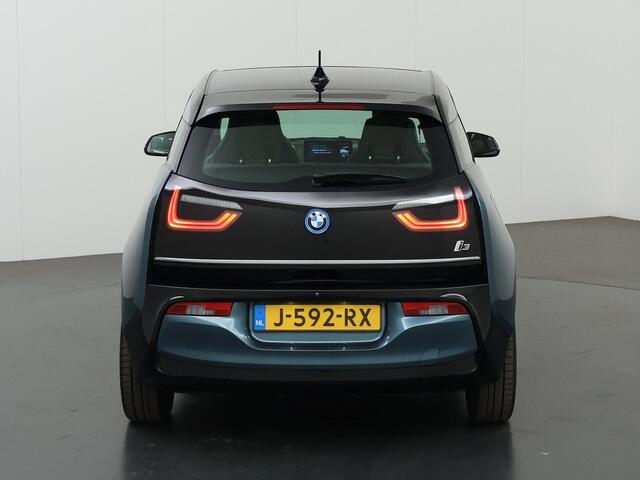 BMW i3 Executive Edition 120Ah 42 kWh | Navigatiesysteem | Parkeercamera | Stoelverwarming | Cruise Control