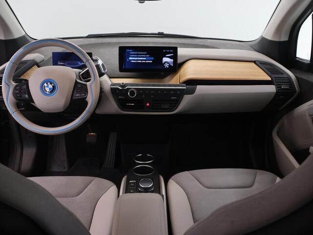 BMW i3 Executive Edition 120Ah 42 kWh | Navigatiesysteem | Parkeercamera | Stoelverwarming | Cruise Control