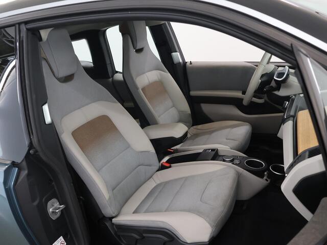 BMW i3 Executive Edition 120Ah 42 kWh | Navigatiesysteem | Parkeercamera | Stoelverwarming | Cruise Control