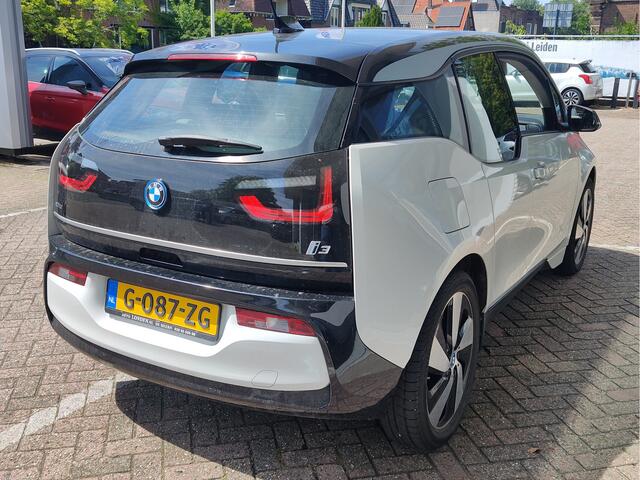 BMW i3 BASIS 120AH 42 KWH Warmtepomp | Cruise | Navigatie