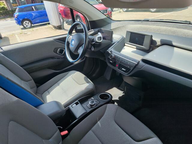 BMW i3 BASIS 120AH 42 KWH Warmtepomp | Cruise | Navigatie