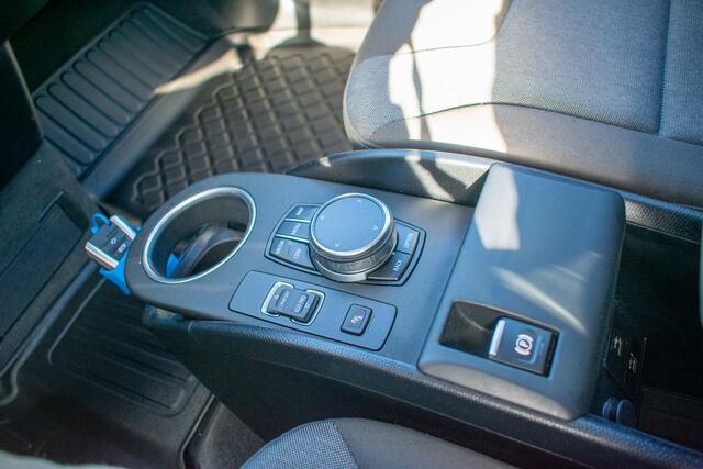 BMW i3 Basis 120Ah 42 kWh -Navi-Stoelverw-20"-