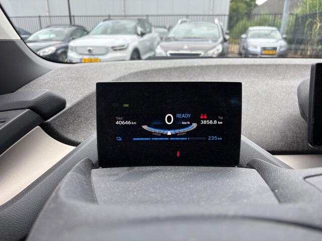 BMW i3 Dark Shadow Edition 120Ah 42 kWh / Camera / Navigatie / 20'' / Stoelverwarming / DAB / LED / Cruise Control