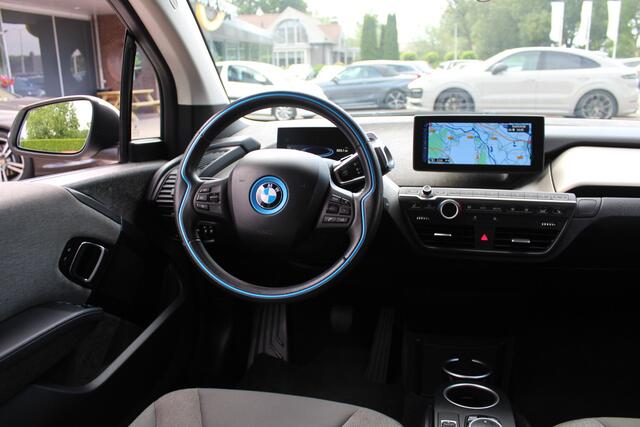BMW i3 S Dark Shadow Edition 120Ah 42 kWh / Camera / Navigatie / 20'' / Stoelverwarming / DAB / LED / Cruise Control