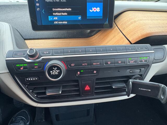 BMW i3 S Executive Edition 120Ah 42 kWh | Panoramadak | Harman Kardon | Stoelverwarming | Keyless | Warmtepomp | Camera | Cruise Control | Navigatie | Parkeersensoren | DAB | LED | BTW | NAP