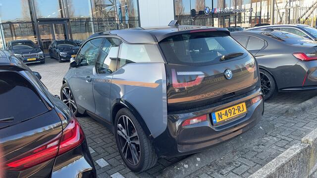 BMW i3 Unique Forever Edition 120Ah 42 kWh | 20" | Snelader | Panorama | Leder | Sportpakket | Harman Kardon