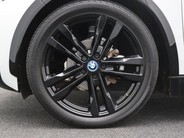 BMW i3 S Executive | Comfort Access | Achteruitrijcamera | Schuifdak | Navigatie Professional | 20''
