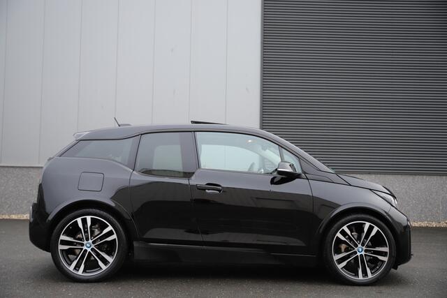 BMW i3 S 120Ah 42 kWh/184pk/H-Kardon/Sunroof/Adaptive/Carplay/Leder/3-fase/20"