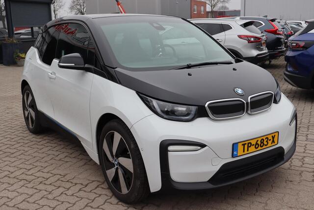 BMW i3 Basis iPerformance 94Ah 33 kWh 89,6% SOH, Climate control, Navigatie, Camera, Stoelverwarming, Auto wordt op dit moment gereinigd.