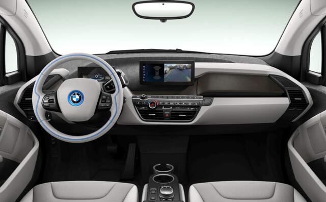 BMW i3 120 Ah | Schuif-/Kanteldak | Camera | 20" | Stoelverw. | Navi Prof. | Snellaad | Warmtepomp