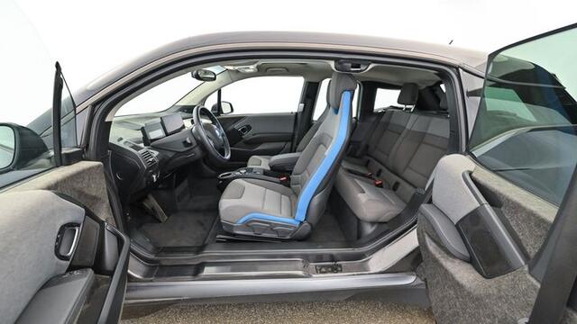 BMW i3 120Ah 42 kWh | Panorama | H&K | SOH 97% | Carplay | Camera | Sport-pakket | Exclusive | Interesse, Proefrit? Bel of app met: 06-24 28 28 42 / 06-42130156