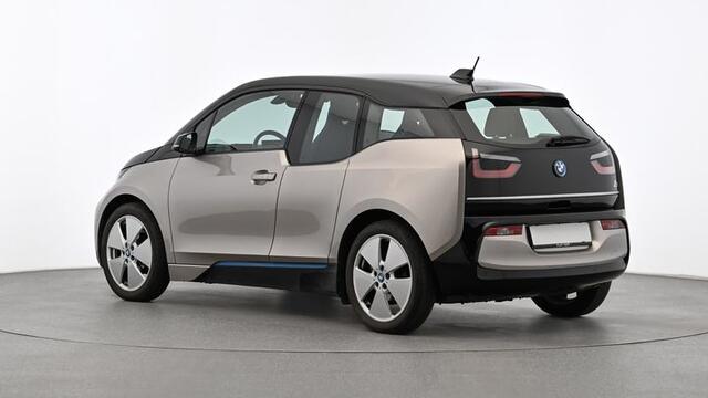 BMW i3 Executive 120Ah 42 kWh | Adaptive CC | LED | Navi | Weinig km | SOH 92% | Accu garantie tot 03.2028 | Interesse, Proefrit? Bel of app met: 06-24 28 28 42 / 06-42130156