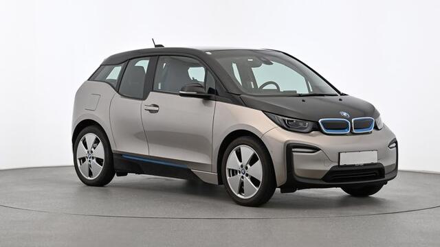 BMW i3 Executive 120Ah 42 kWh | Adaptive CC | LED | Navi | Weinig km | SOH 92% | Accu garantie tot 03.2028 | Interesse, Proefrit? Bel of app met: 06-24 28 28 42 / 06-42130156