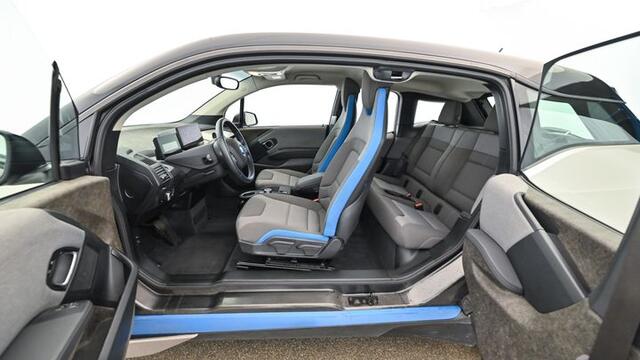 BMW i3 Executive 120Ah 42 kWh | Adaptive CC | LED | Navi | Weinig km | SOH 92% | Accu garantie tot 03.2028 | Interesse, Proefrit? Bel of app met: 06-24 28 28 42 / 06-42130156