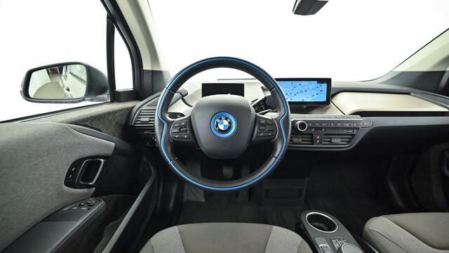 BMW i3 Executive 120Ah 42 kWh | Adaptive CC | LED | Navi | Weinig km | SOH 92% | Accu garantie tot 03.2028 | Interesse, Proefrit? Bel of app met: 06-24 28 28 42 / 06-42130156