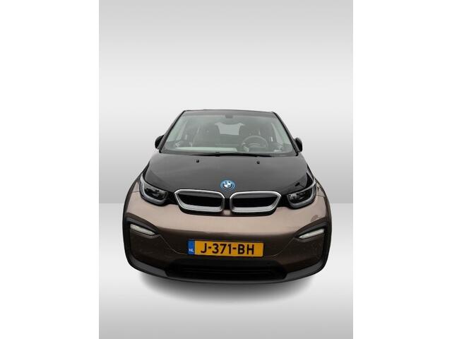 BMW i3 Executive Edition 120Ah 42 kWh / Panoramadak / Camera / Navigatie / 20'' / DAB / Stoelverwarming / Warmtepomp / Cruise Control