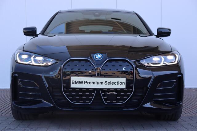 BMW i4 eDrive40 High Executive M-Sport Stoelen /