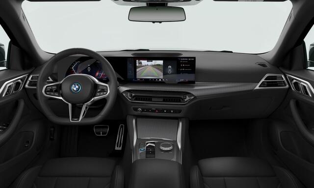 BMW i4 eDrive40 | M-Sport | 18'' | S/k-dak | Comf. Acc. | Trekhaak | Stoelverw. | Camera