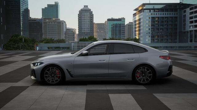 BMW i4 eDrive35 M Sport / Achteruitrijcamera / Adaptieve LED / Active Cruise Control / Comfort Access / Stuurverwarming / Parking Assistant