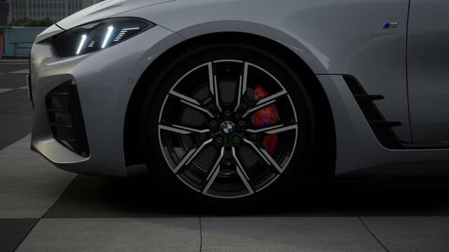 BMW i4 eDrive35 M Sport / Achteruitrijcamera / Adaptieve LED / Active Cruise Control / Comfort Access / Stuurverwarming / Parking Assistant