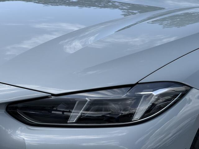 BMW i4 eDrive35 | M-Sport | 18'' | S/k-dak | HiFi | Comf. Acc. | Stuur + stoelverw. | Trekhaak | Camera
