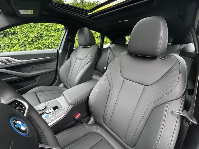 BMW i4 eDrive40 | M-Sport | 19'' | S/k-dak | Park. Plus | Head-Up | Comf. Acc. | HiFi | Stuur. + stoelverw. | Adapt. LED | Laser achterlicht.