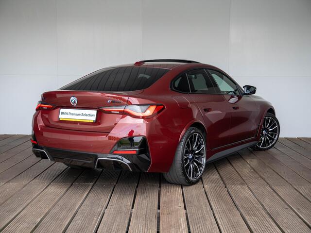 BMW i4 M50 | High Executive | M Sportpakket Pro | Verwarmd Stuurwiel | Comfort Access | Schuif-/kanteldak | Stoelverwarming | Harman Kardon | Elektrische stoelen | 20''