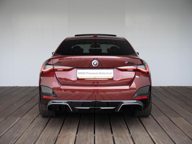 BMW i4 M50 | High Executive | M Sportpakket Pro | Verwarmd Stuurwiel | Comfort Access | Schuif-/kanteldak | Stoelverwarming | Harman Kardon | Elektrische stoelen | 20''