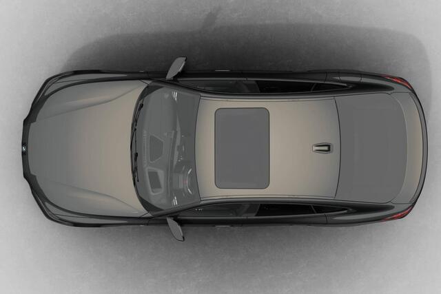 BMW i4 M60 xDrive | M Sport Pro | Innovation Pack | Comfort Pack | Trekhaak | Harman Kardon | M Sportstoelen | CraftedClarity | Elektrisch bediend glazen schuif-/kanteldak