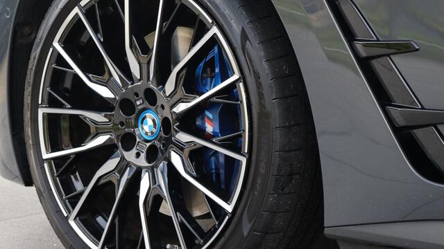 BMW i4 M50 High Executive | Harman/Kardon | Schuifdak | Laserlight | Head-up | Trekhaak | M Sportstoelen | Carbon