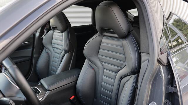 BMW i4 M50 High Executive | Harman/Kardon | Schuifdak | Laserlight | Head-up | Trekhaak | M Sportstoelen | Carbon