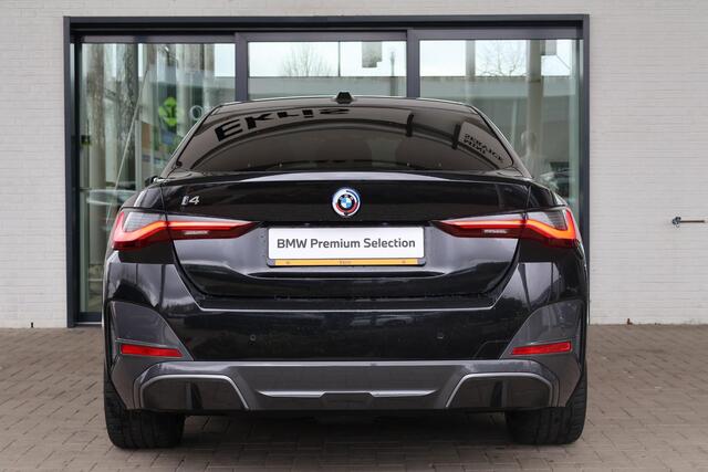 BMW i4 eDrive35 70 kWh M sportpakket | Voorstoelen verwarmd | Achteruitrijcamera