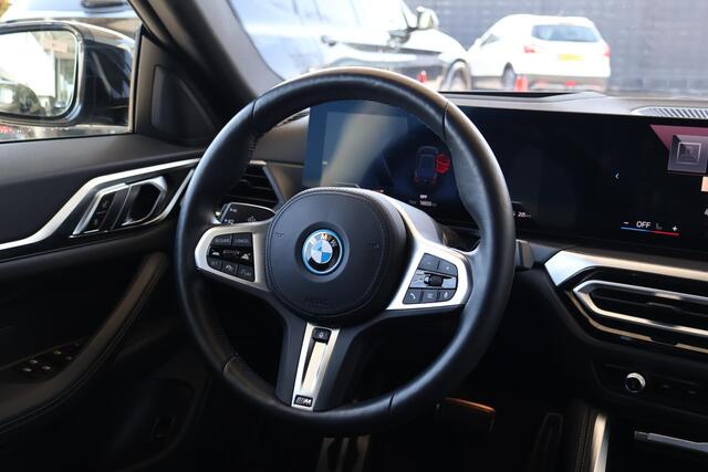BMW i4 eDrive40 | M Sportpakket | BMW Live Cockpit Professional | Voorstoelen verwarmd