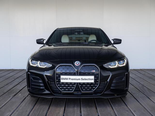 BMW i4 Gran Coupé M50 M-Sportpakket | M-Performance Parts | Trekhaak | 20 inch | Individual interieur | Carbon exterieur pakket