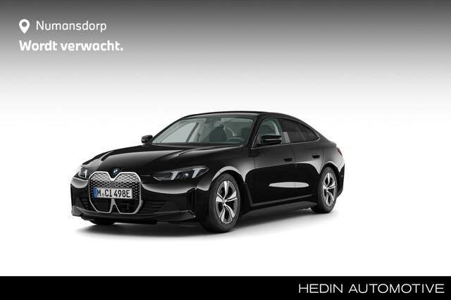 BMW i4 eDrive35 | Pure Edition | 17'' | Comf. Acc. | ACC | Getint glas | Stoelverw. | Camera