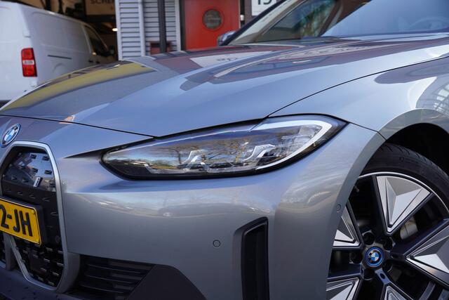 BMW i4 eDrive40 84 kWh / Kanteldak / Trekhaak / Harman-Kardon / BTW